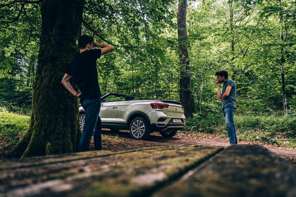 Volkswagen T-Roc Cabriolet offroad forest